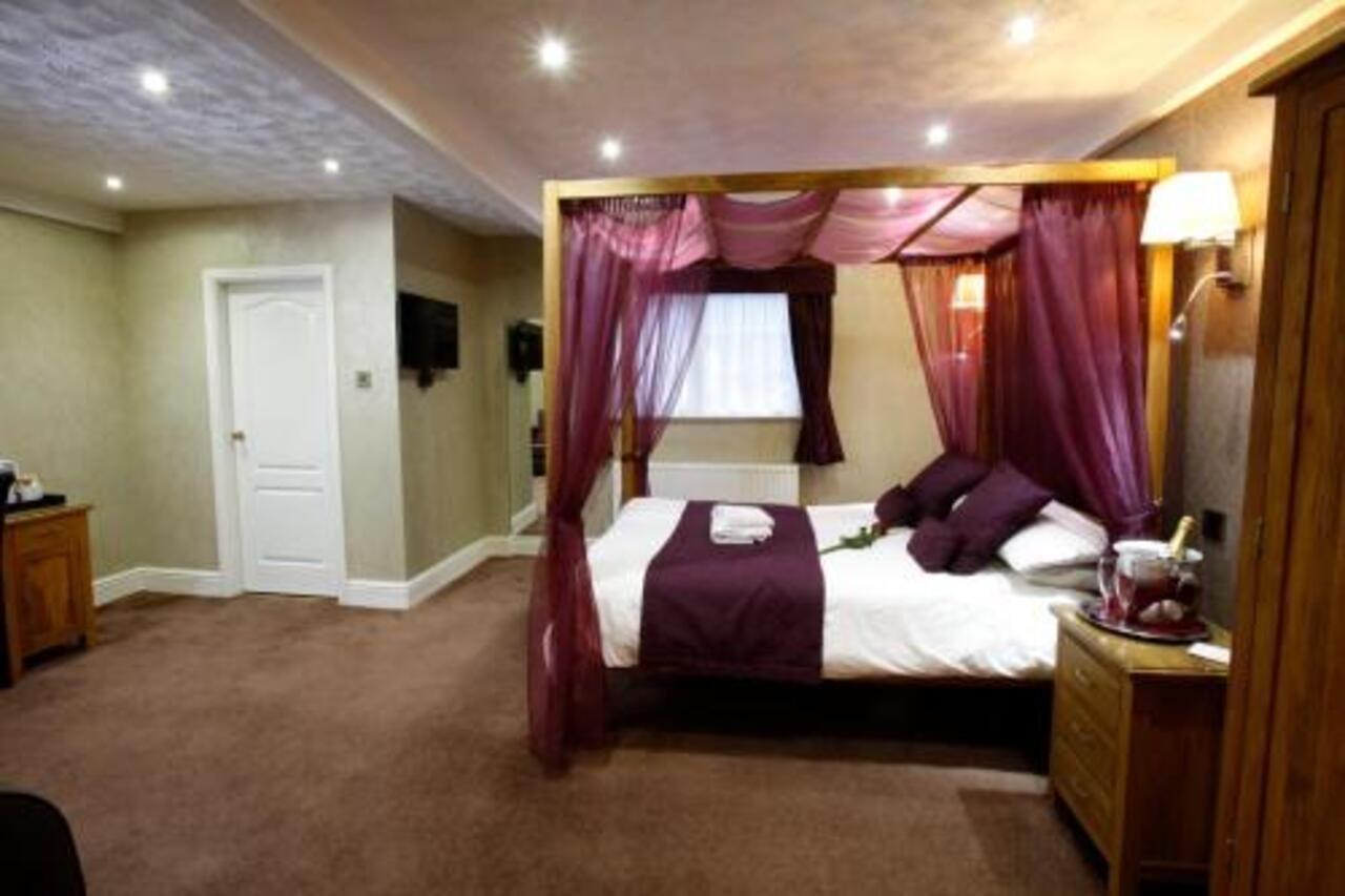 Bury Ramsbottom Old Mill Hotel And Leisure Club מראה חיצוני תמונה